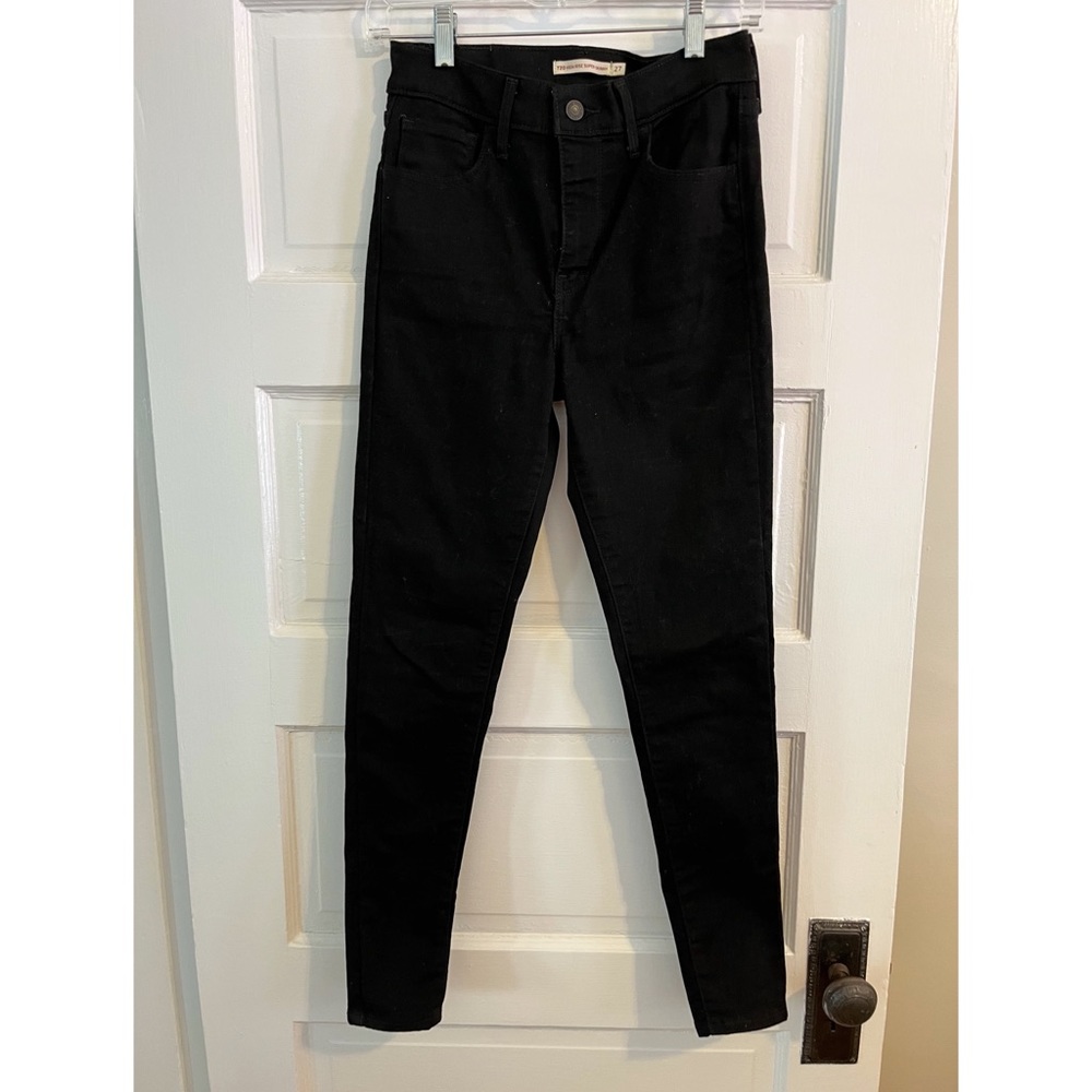 Levi’s High Rise Super Skinny black jeans